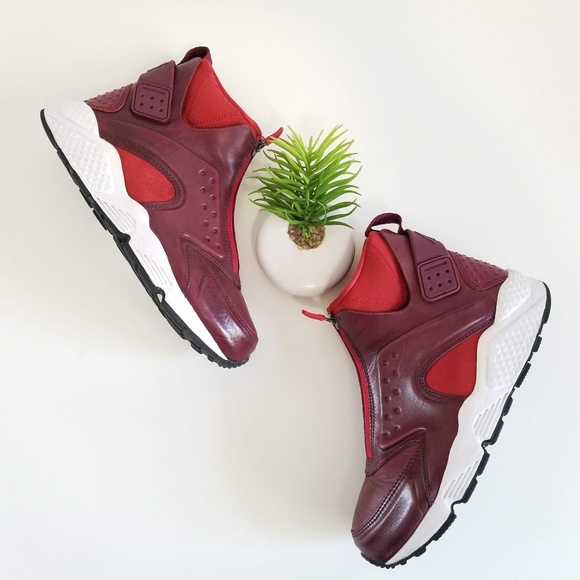 nike air huarache run mid red